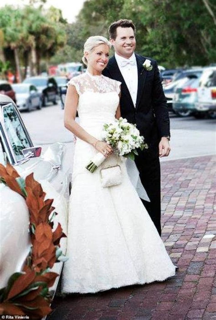 Ainsley Earhardt Sean Hannity Wedding: Exclusive Details & Photos