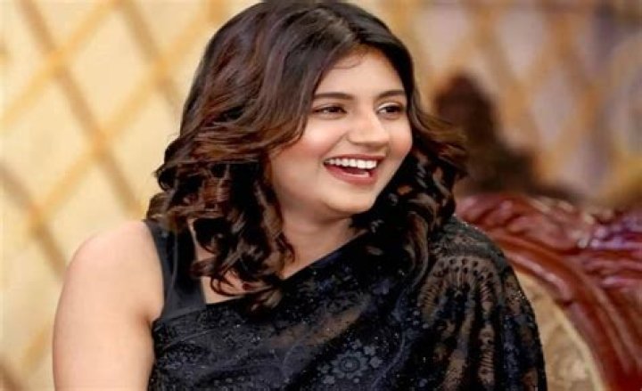 Anjali Arora: The Rising Star of Social Media