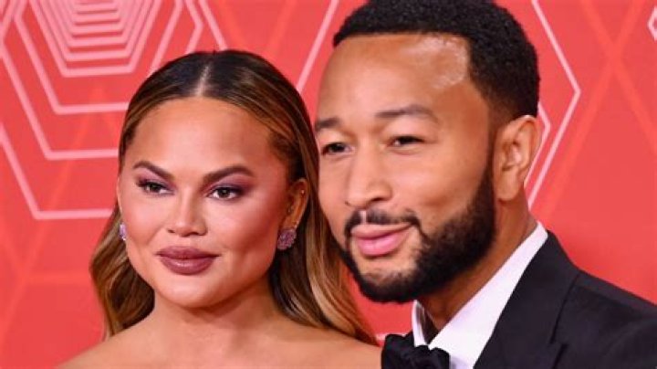 Before John Legend: Chrissy Teigen's First Husband & Relationship