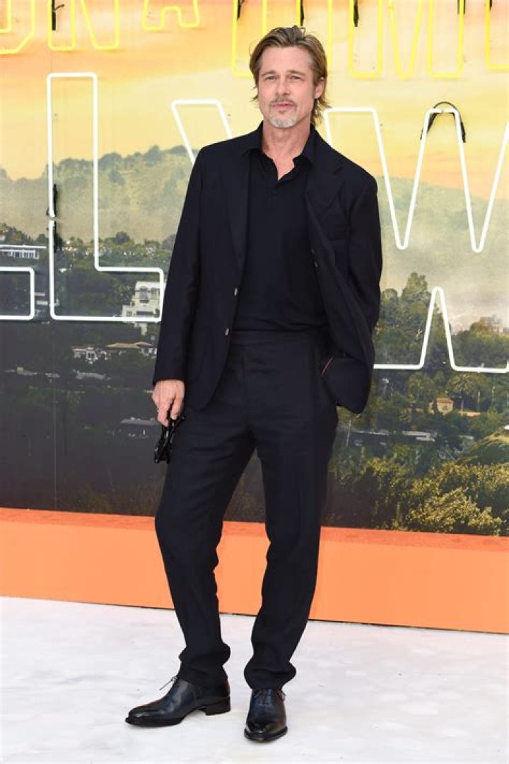 Brad Pitt Height in cm: Exact Measurement & Facts