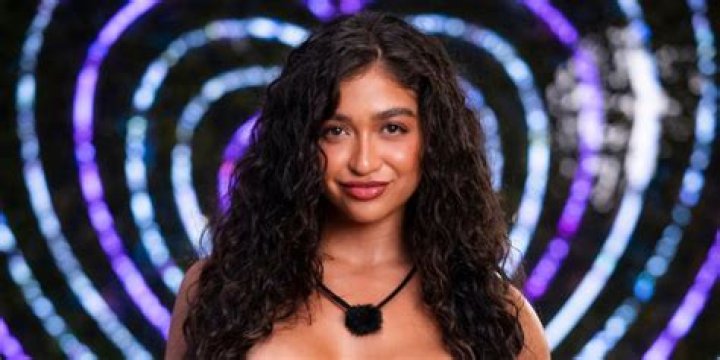 Camilla Araujo: The Rise of an OnlyFans Sensation and the Controversy Surrounding Leaked Content