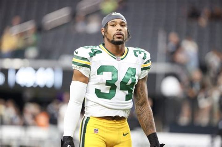 Jonathan Owens: Football Player - Stats & Highlights