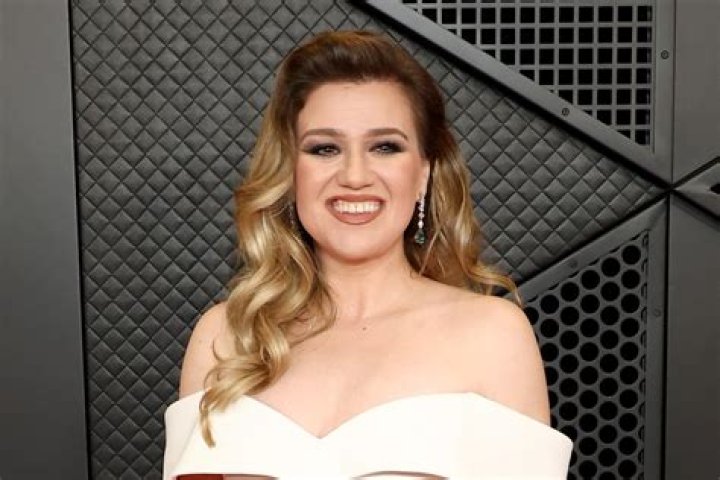 Kelly Clarkson's Latest CD: A Journey Through Emotions and Musical Evolution
