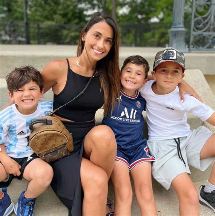Sofia Balbi: Stunning Designs & Style Icons