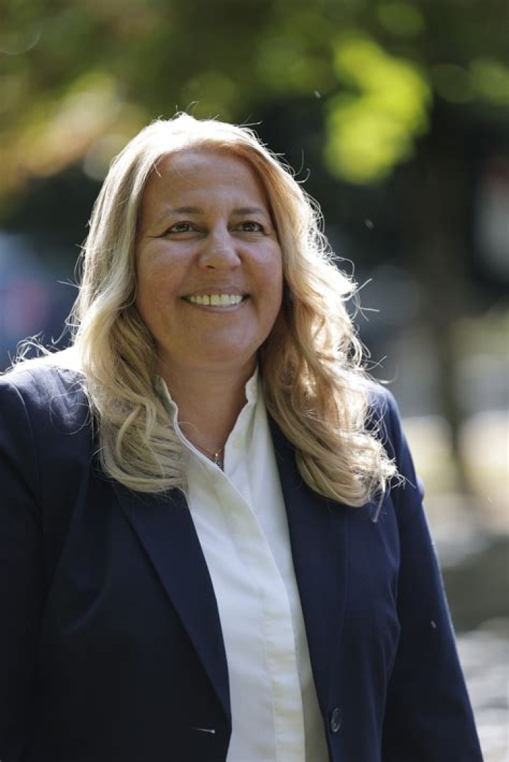 Stunning Jessica Alba: Actress & Entrepreneur