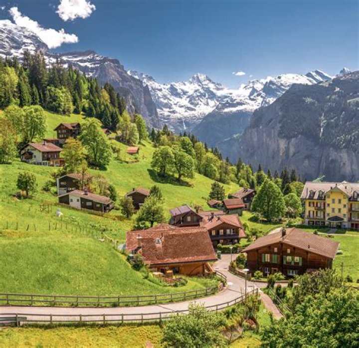 Stunning Pia Wamalihi: Best Places to Capture Breathtaking Photos