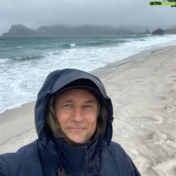 The Latest on Martin Henderson: Actor & More