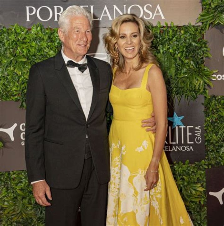 The Unforgettable Connection: Kim Basinger and Richard Gere